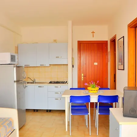 Find Peace By The Sea In Our Welcoming Flat Apartment *