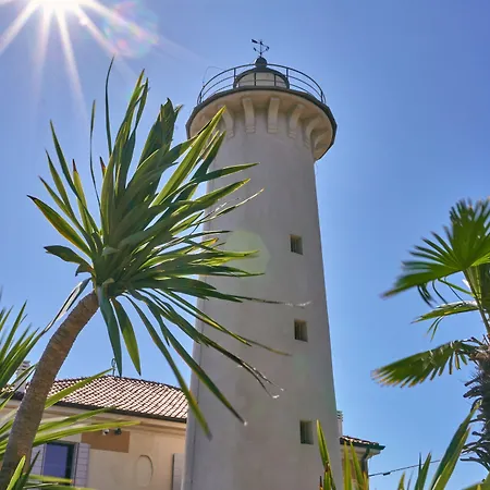 Find Peace By The Sea In Our Welcoming Flat
